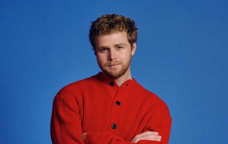 Alex Warren headlines Powderham Castle UK 2027